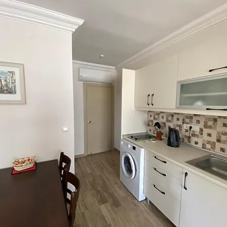 Diplomat Aparthotel 4*